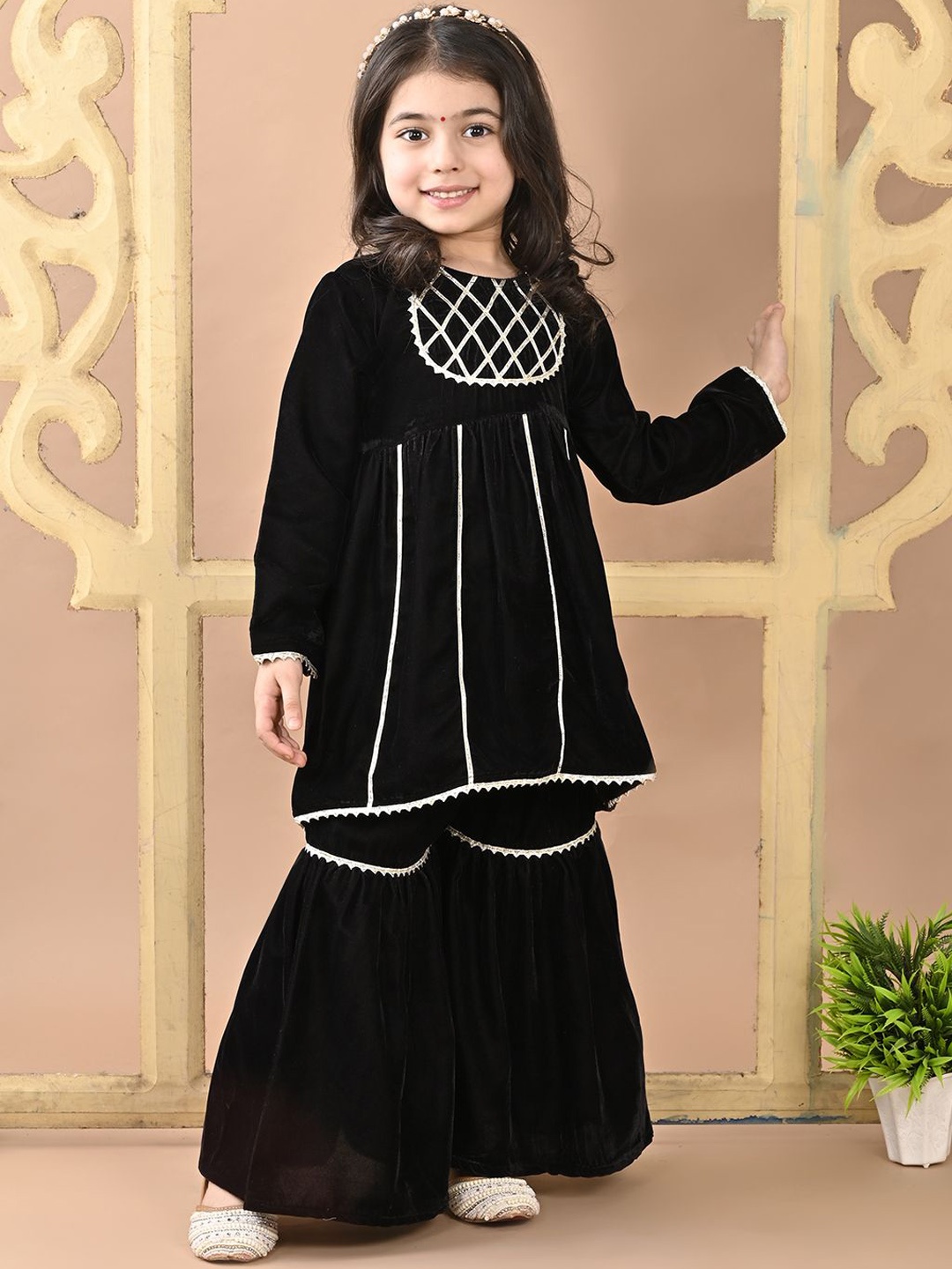 Superminis Girls Yoke Design Gotta Patti Empire Velvet Anarkali Kurti With Sharara, Black
Superminis Girls Yoke Design Gotta Patti Empire Velvet Anarkali Kurti With Sharara, Black