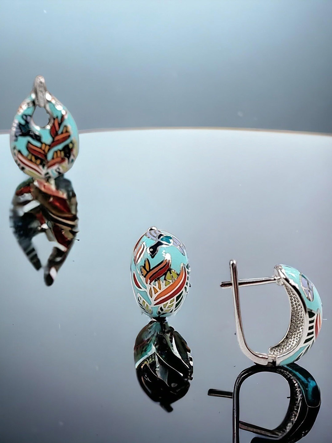 AMONROO 925 Sterling Silver Rhodium-Plated Cubic Zirconia-Studded Pendant and Earrings
AMONROO 925 Sterling Silver Rhodium-Plated Cubic Zirconia-Studded Pendant and Earrings