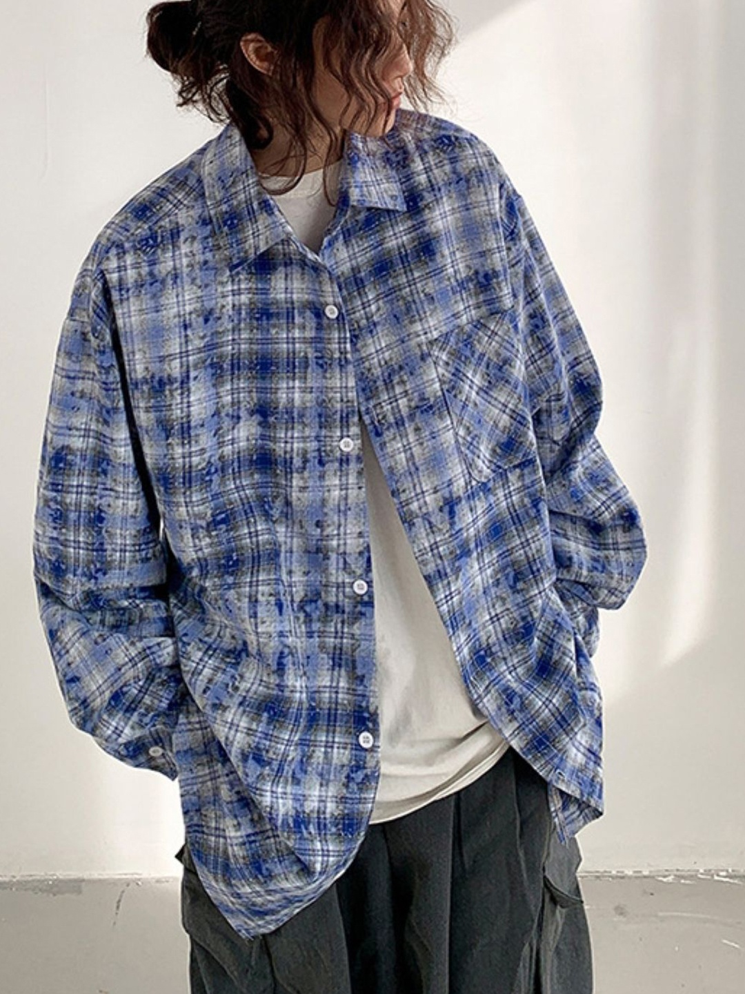 StyleCast Women Comfort Oversized Fit Spread Collar Tartan Checked Casual Shirt, Navy blue
StyleCast Women Comfort Oversized Fit Spread Collar Tartan Checked Casual Shirt, Navy blue