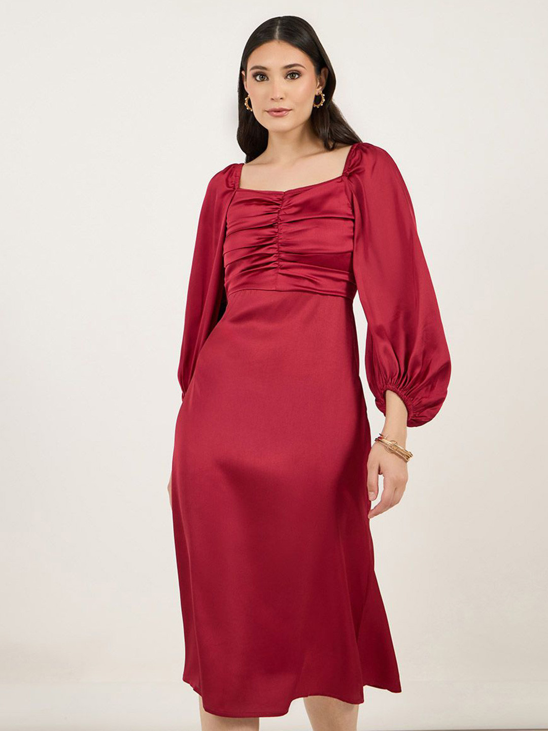 Styli Women Sweetheart Neck Ruched Bust Puffed Sleeves A-Line Midi Dress, Red
Styli Women Sweetheart Neck Ruched Bust Puffed Sleeves A-Line Midi Dress, Red