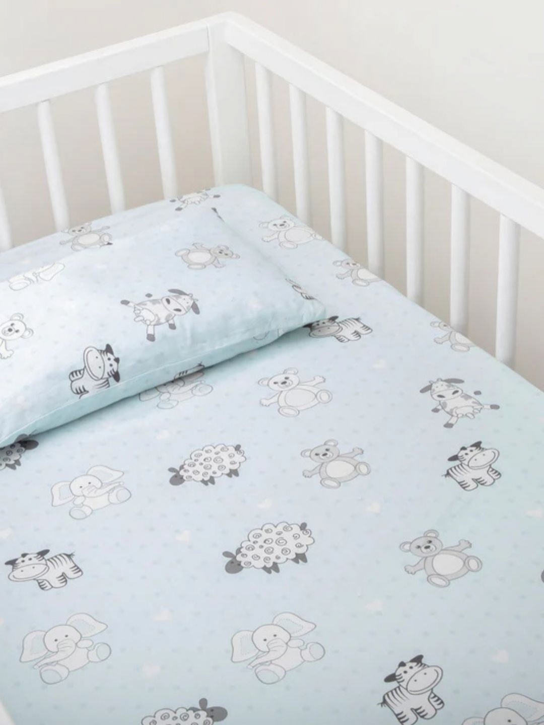 WAXWINGO Blue & White Cuties Fitted Cotton144TC Single Bedsheet&1 Pillow Cover-3.55mx1.77m
WAXWINGO Blue & White Cuties Fitted Cotton144TC Single Bedsheet&1 Pillow Cover-3.55mx1.77m