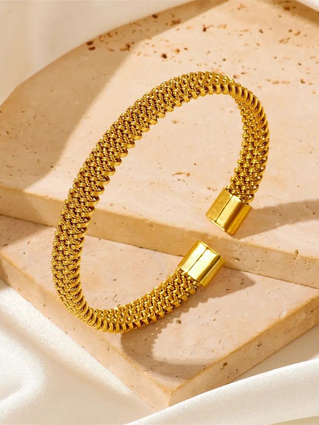 The Roadster Lifestyle Co. Men Gold-Plated Stainless Steel Oxidised Wraparound Bracelet
The Roadster Lifestyle Co. Men Gold-Plated Stainless Steel Oxidised Wraparound Bracelet