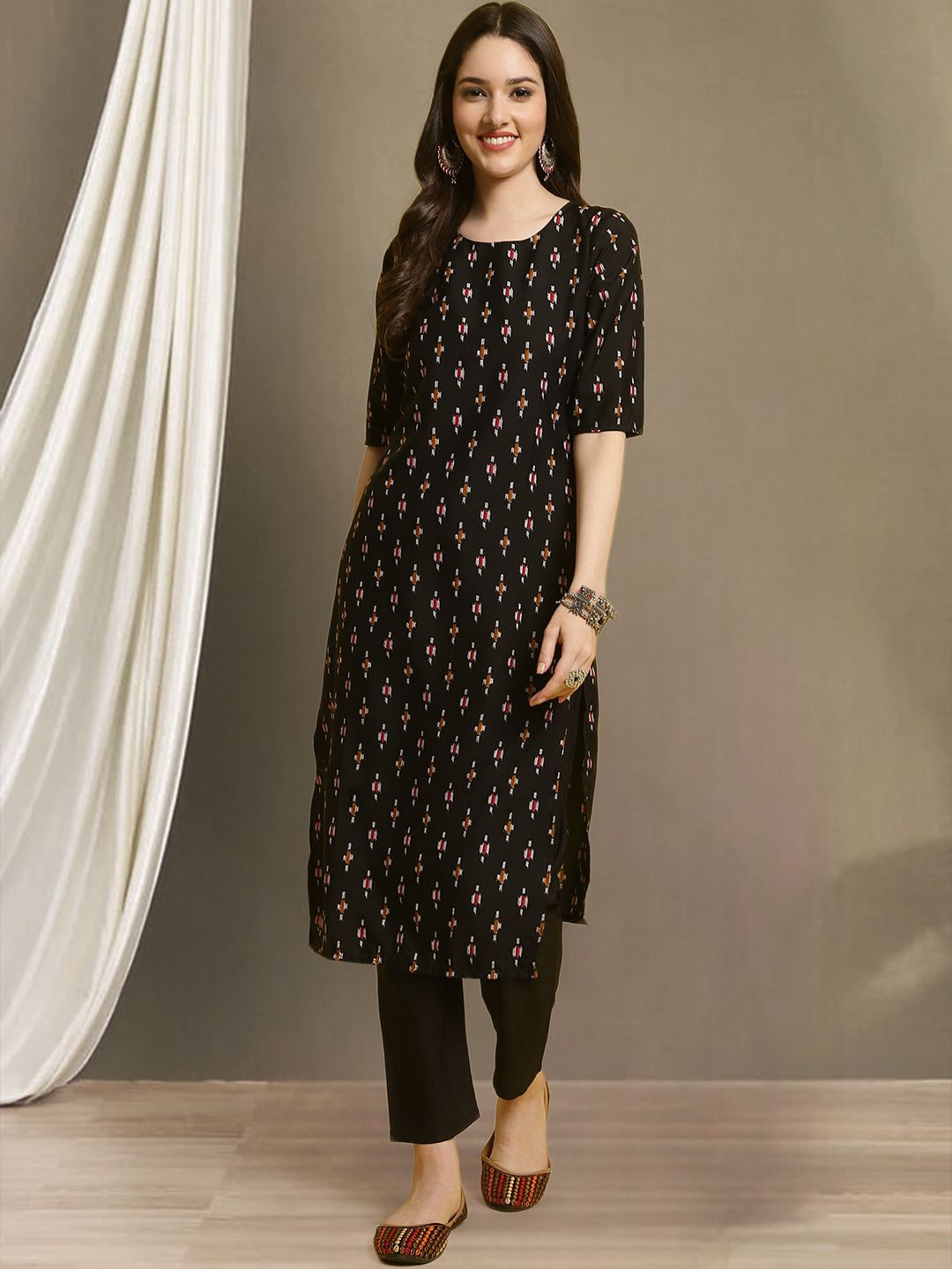 7Threads Ethnic Motifs Printed Round Neck Straight Kurta with Trousers, Black
7Threads Ethnic Motifs Printed Round Neck Straight Kurta with Trousers, Black