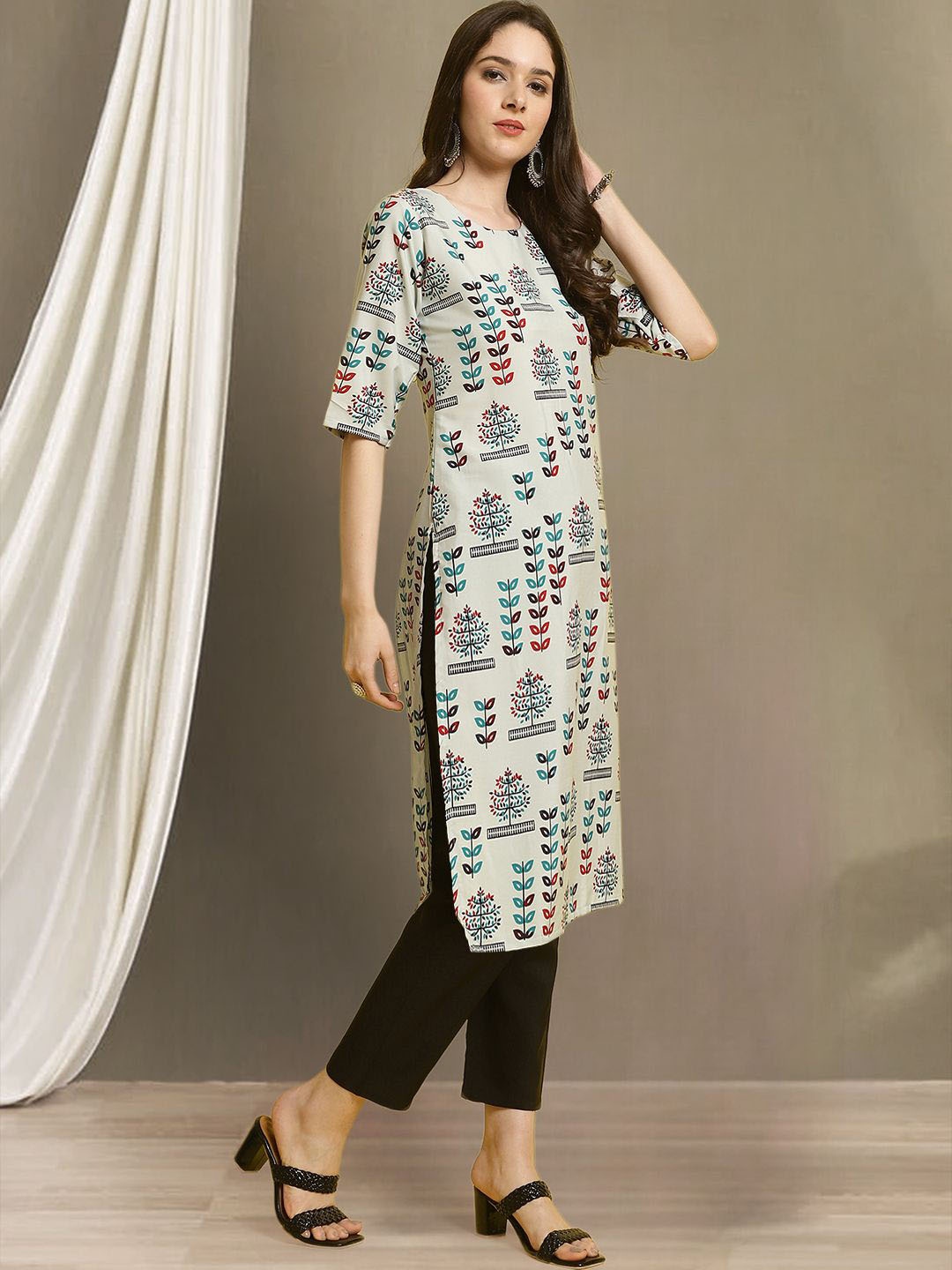 7Threads Ethnic Motifs Printed Round Neck Straight Kurta with Trousers, Off white
7Threads Ethnic Motifs Printed Round Neck Straight Kurta with Trousers, Off white