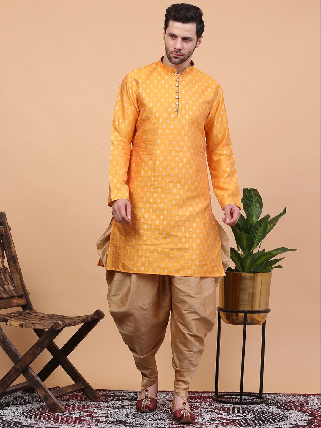 Larwa Floral Woven Design Mandarin Collar Jacquard Straight Kurta With Dhoti Pants, Yellow
Larwa Floral Woven Design Mandarin Collar Jacquard Straight Kurta With Dhoti Pants, Yellow