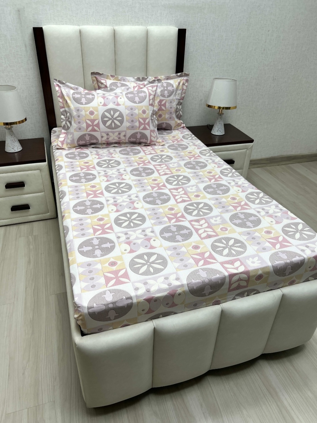 Pure Decor Cotton Single Bed Size Bedsheet With 2 Pillow Covers 1.73m X 2.36m, Pink
Pure Decor Cotton Single Bed Size Bedsheet With 2 Pillow Covers 1.73m X 2.36m, Pink