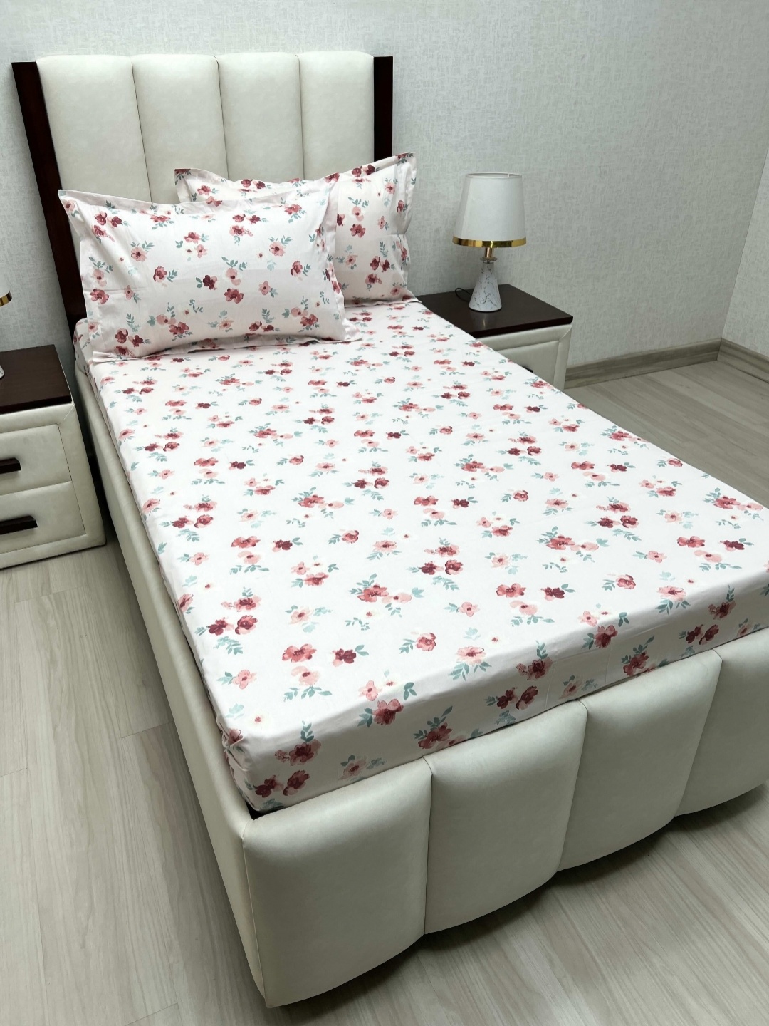 Pure Decor Cotton Single Bed Size Bedsheet With 2 Pillow Covers 1.73m X 2.36m, Pink
Pure Decor Cotton Single Bed Size Bedsheet With 2 Pillow Covers 1.73m X 2.36m, Pink