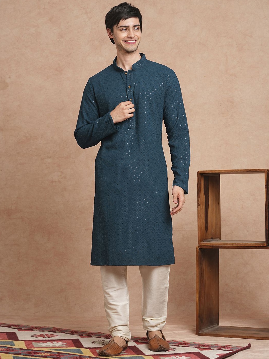 SWAGG INDIA Geometric Embroidered Mandarin Collar Sequinned Straight Kurta, Blue
SWAGG INDIA Geometric Embroidered Mandarin Collar Sequinned Straight Kurta, Blue