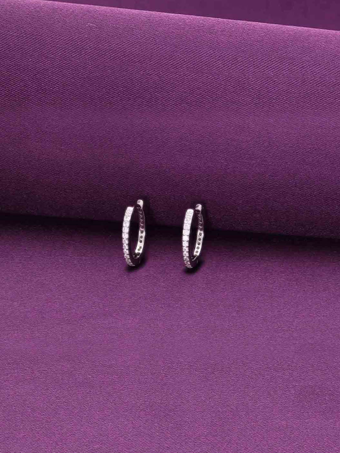 KAI JEWEL Rhodium-Plated Contemporary Sterling Silver Artificial Stone Hoop Earrings
KAI JEWEL Rhodium-Plated Contemporary Sterling Silver Artificial Stone Hoop Earrings