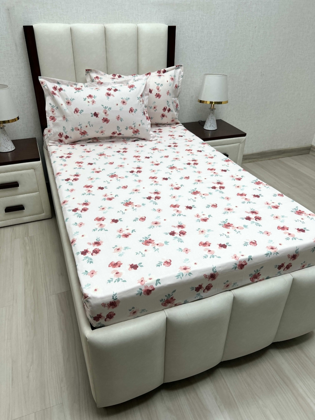 Pure Decor Cotton Single Bed Size Bedsheet With 2 Pillow Covers 1.73m X 2.36m, White
Pure Decor Cotton Single Bed Size Bedsheet With 2 Pillow Covers 1.73m X 2.36m, White