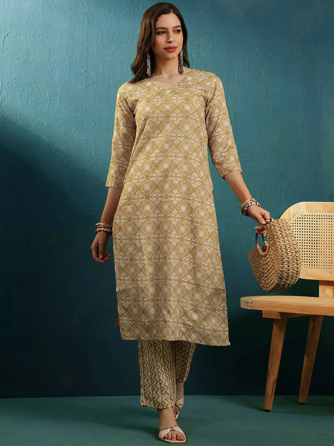 Kvsfab Ethnic Motifs Foil Printed Gotta Patti V-Neck Straight Kurta With Trousers, Mustard
Kvsfab Ethnic Motifs Foil Printed Gotta Patti V-Neck Straight Kurta With Trousers, Mustard
