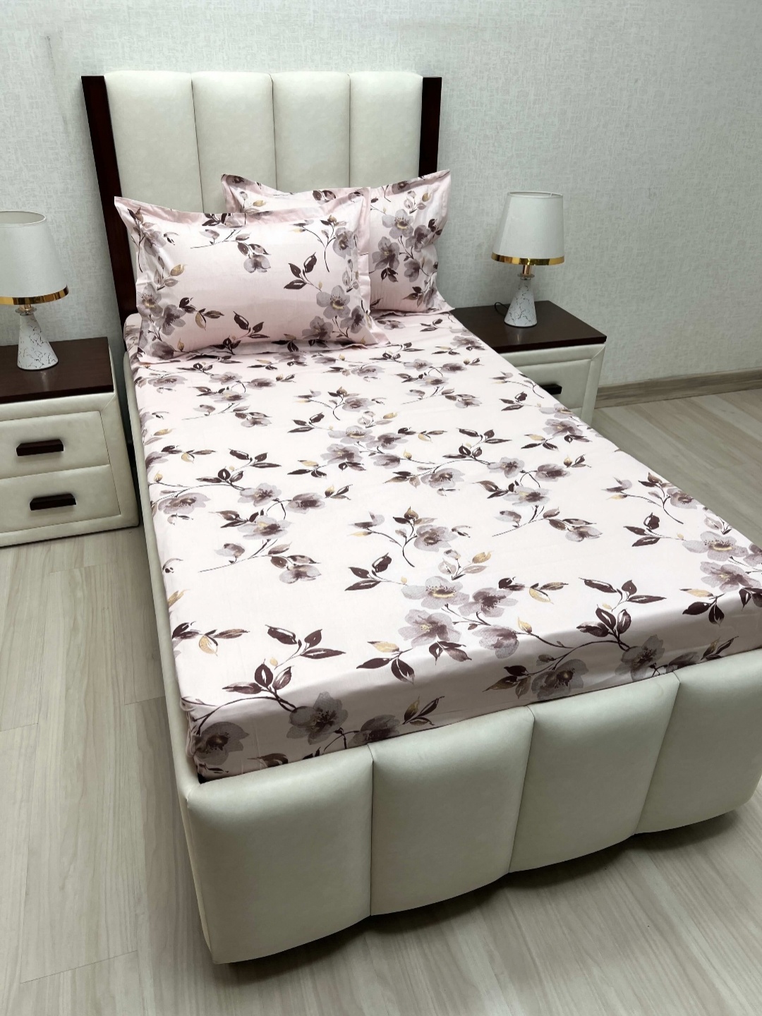 Pure Decor Pink & Brown Floral Pure Cotton 200 TC Single Bedsheet Set 1.73 m x 2.36 m
Pure Decor Pink & Brown Floral Pure Cotton 200 TC Single Bedsheet Set 1.73 m x 2.36 m
