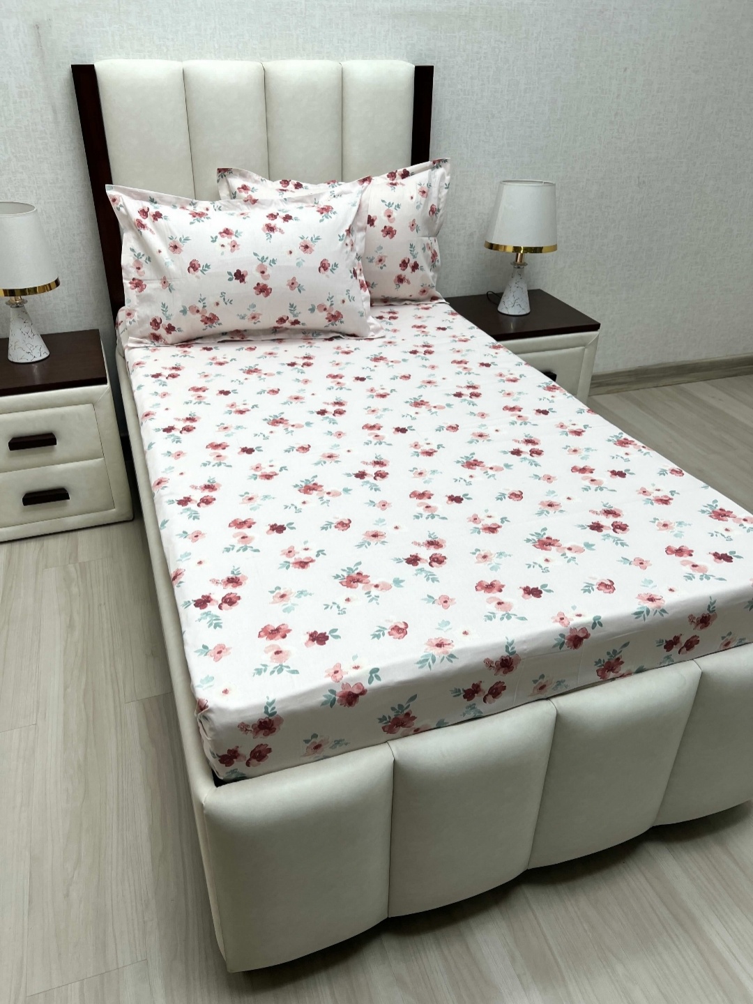Pure Decor Cotton Single Bed Size Bedsheet With 2 Pillow Covers 1.73m X 2.36m, White
Pure Decor Cotton Single Bed Size Bedsheet With 2 Pillow Covers 1.73m X 2.36m, White
