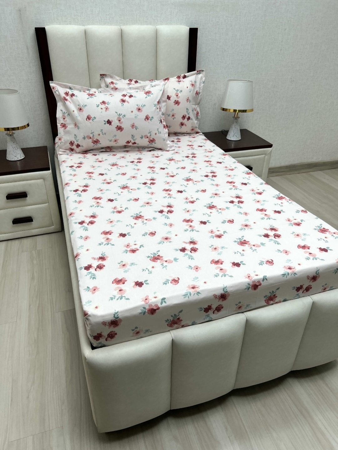 Pure Decor Cotton Single Bed Size Bedsheet With 2 Pillow Covers 1.73m X 2.36m, Pink
Pure Decor Cotton Single Bed Size Bedsheet With 2 Pillow Covers 1.73m X 2.36m, Pink