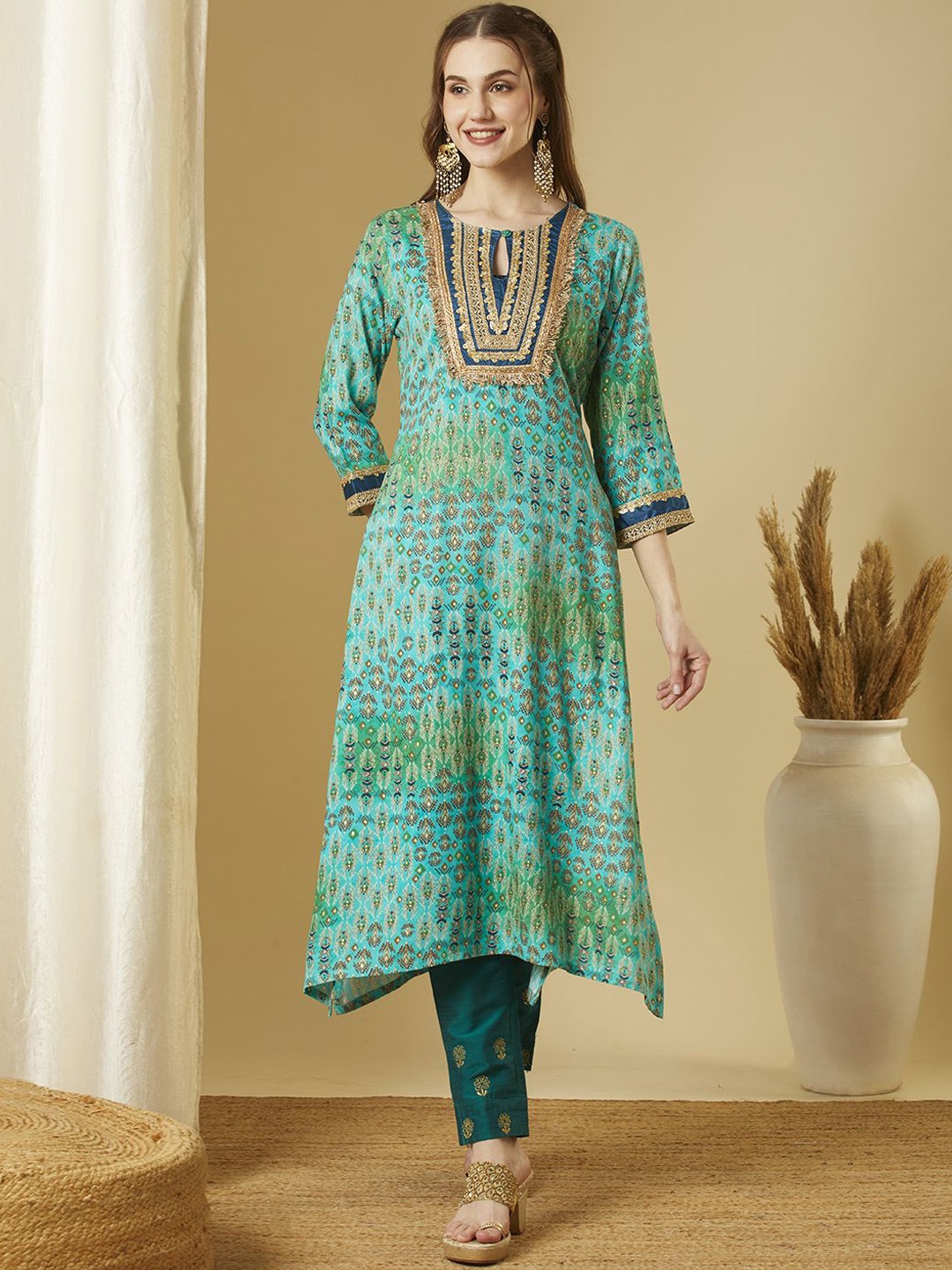 FASHOR Ethnic Motifs Foil Printed Zari Keyhole Neck A-Line Kurta, Green
FASHOR Ethnic Motifs Foil Printed Zari Keyhole Neck A-Line Kurta, Green