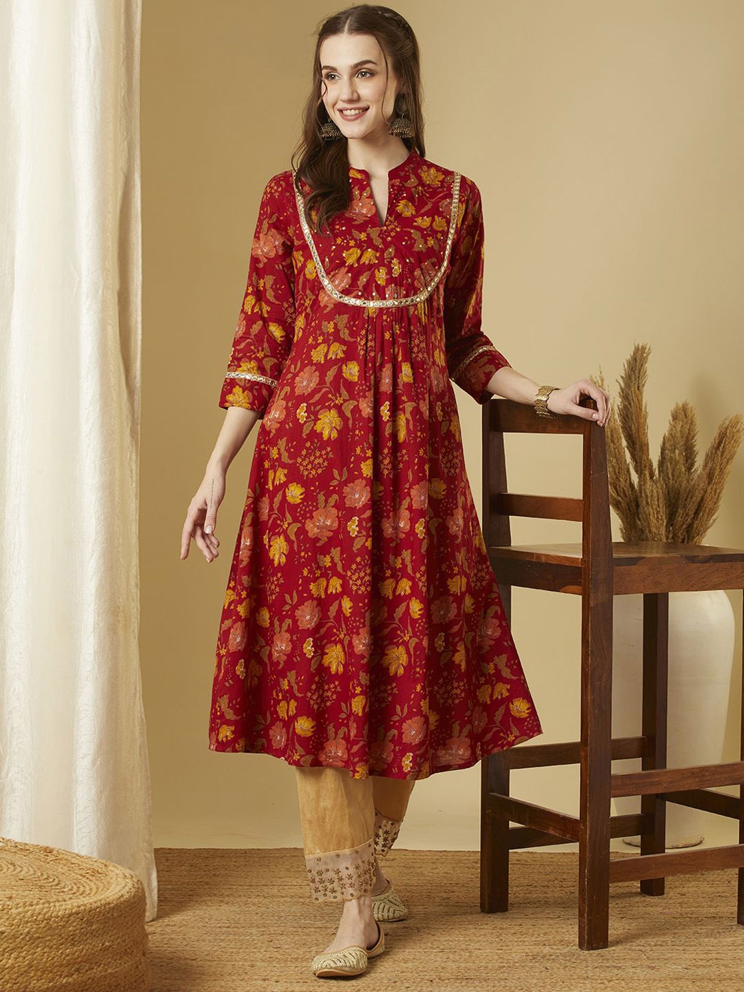 FASHOR Floral Printed Gotta Patti Mandarin Collar Pure Cotton A-Line Kurta, Red
FASHOR Floral Printed Gotta Patti Mandarin Collar Pure Cotton A-Line Kurta, Red