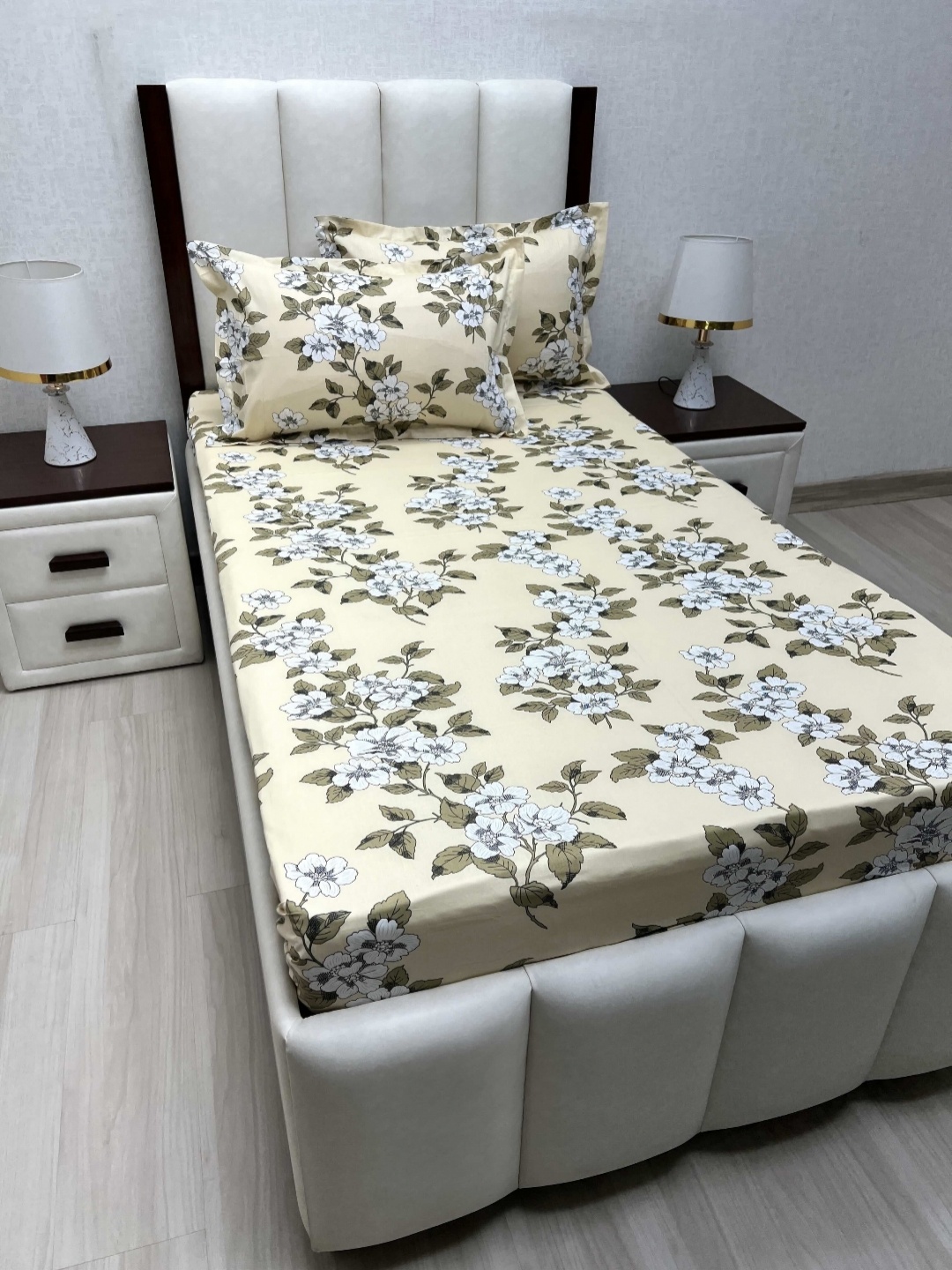 Pure Decor Lounge Green Floral Printed Pure Cotton 330TC Single Bedsheet Set 2.36 x 1.73 m
Pure Decor Lounge Green Floral Printed Pure Cotton 330TC Single Bedsheet Set 2.36 x 1.73 m