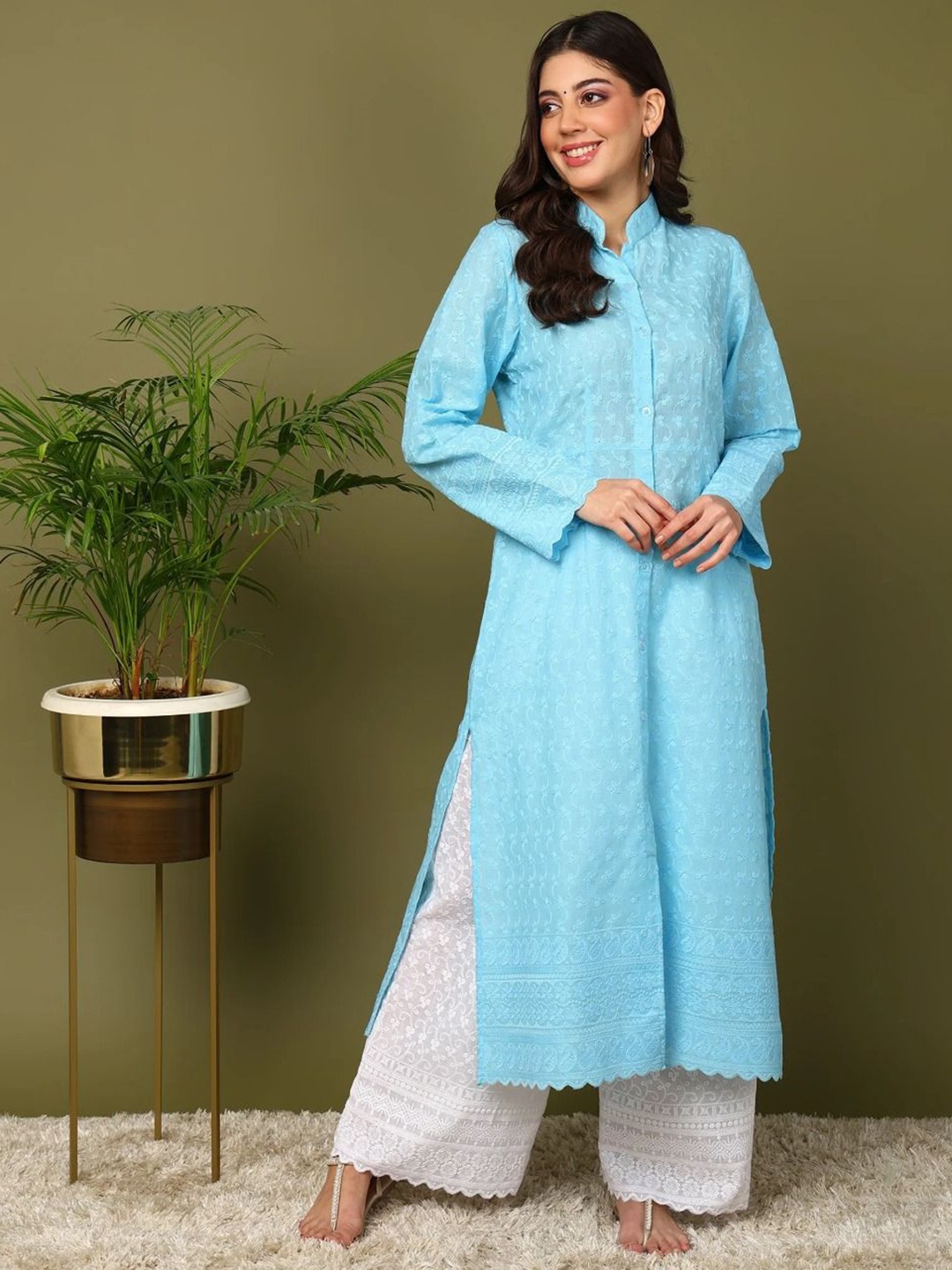 Edyssa Floral Embroidered Mandarin Collar Straight Chikankari Kurta with Palazzos, Blue
Edyssa Floral Embroidered Mandarin Collar Straight Chikankari Kurta with Palazzos, Blue