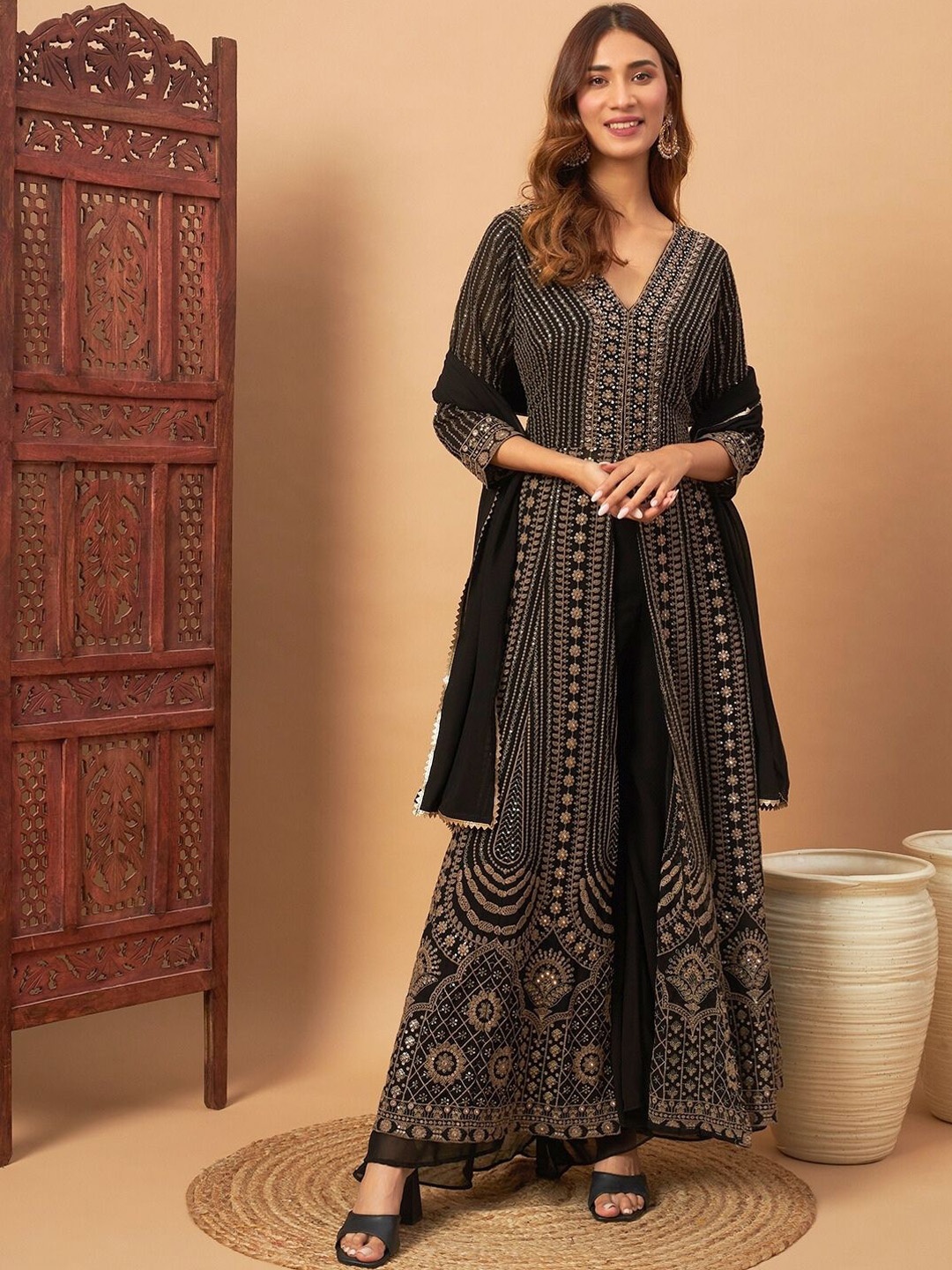 Chhabra 555 Ethnic Motifs Embroidered Mirror Work V-Neck Kurta With Palazzos & Dupatta, Black
Chhabra 555 Ethnic Motifs Embroidered Mirror Work V-Neck Kurta With Palazzos & Dupatta, Black