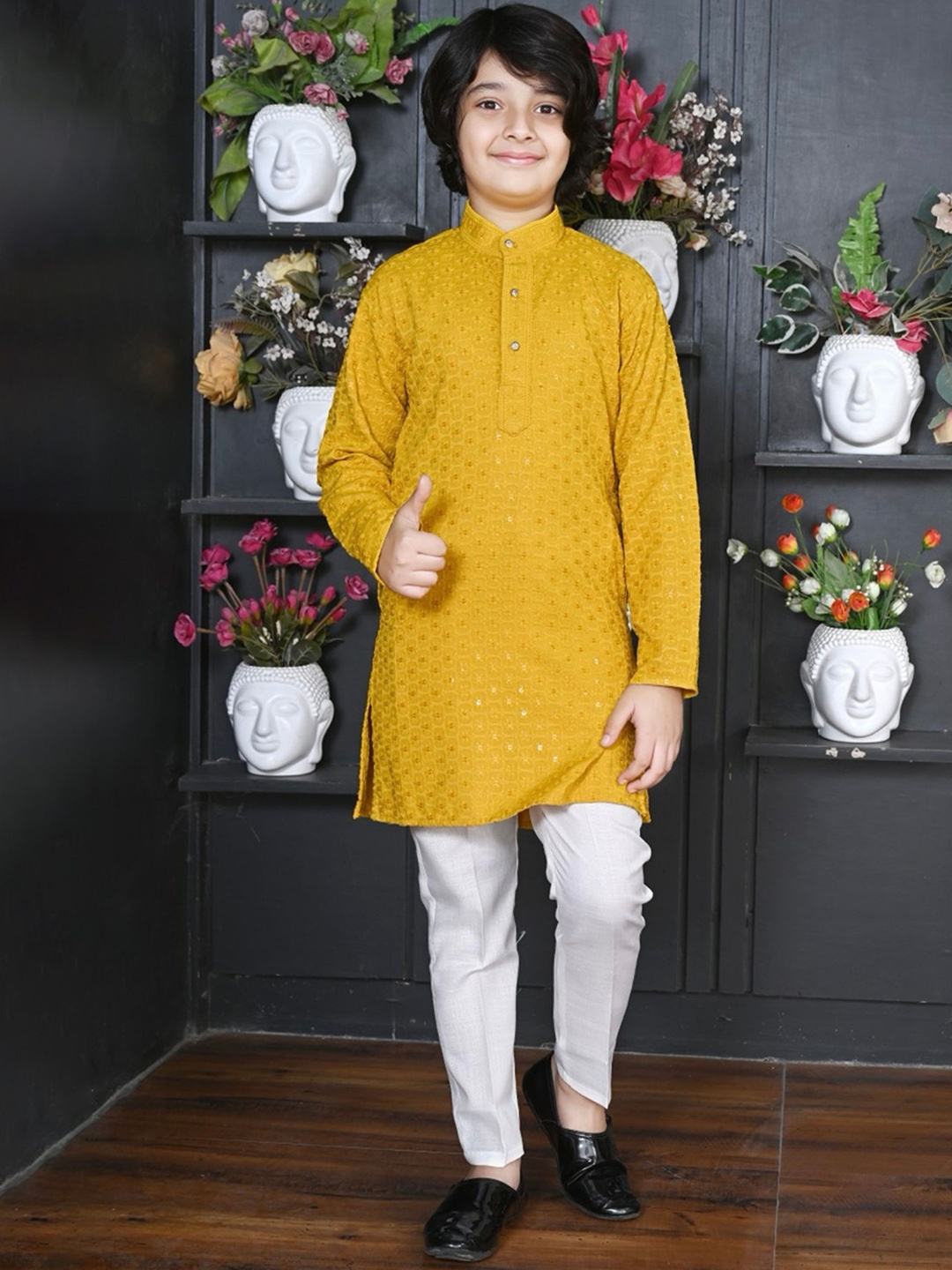R KAY FASHIONS Boys Ethnic Motifs Embroidered Band Collar Chikankari Pure Cotton Kurta, Yellow
R KAY FASHIONS Boys Ethnic Motifs Embroidered Band Collar Chikankari Pure Cotton Kurta, Yellow