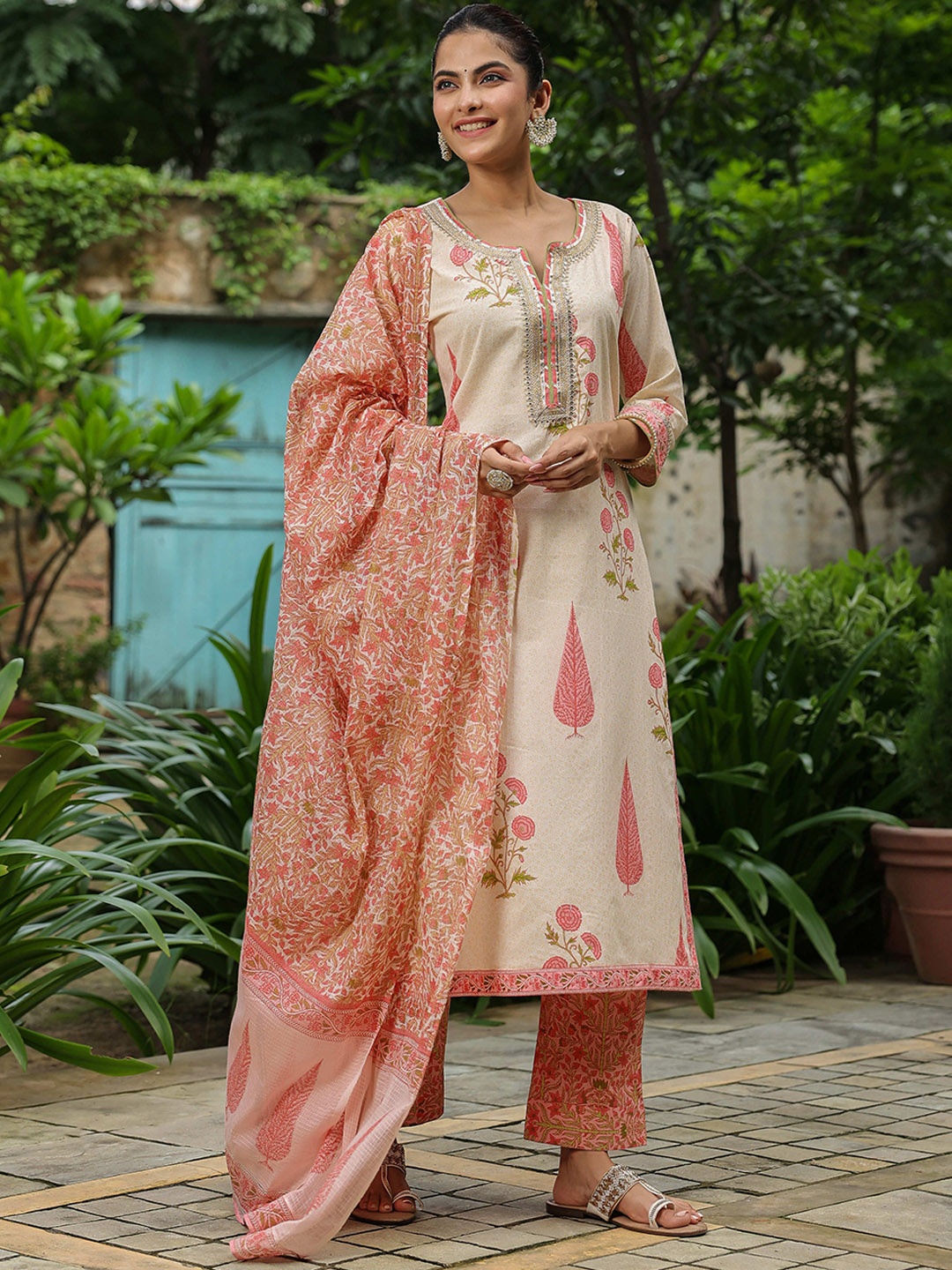 Jaipur Morni Floral Printed Sequined Straight Pure Cotton Kurta With Trousers & Dupatta, Beige
Jaipur Morni Floral Printed Sequined Straight Pure Cotton Kurta With Trousers & Dupatta, Beige