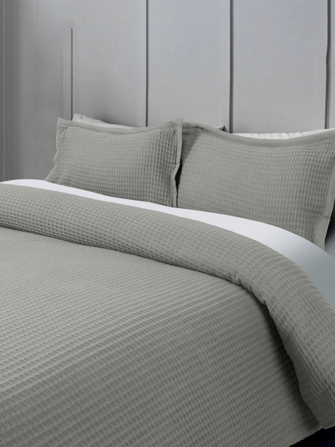 ROSARA HOME Grey Waffle 120 TC Cotton Double Queen Bed Cover With 2 Pillow Cover
ROSARA HOME Grey Waffle 120 TC Cotton Double Queen Bed Cover With 2 Pillow Cover