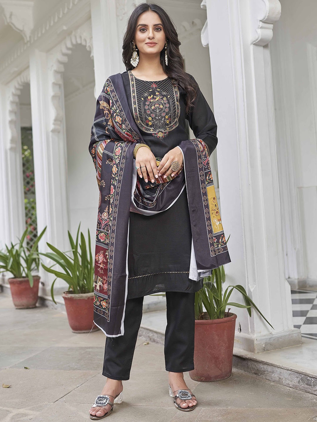 VAAZI CREATOR Ethnic Motifs Embroidered Straight Kurti With Trouser & Dupatta, Black
VAAZI CREATOR Ethnic Motifs Embroidered Straight Kurti With Trouser & Dupatta, Black