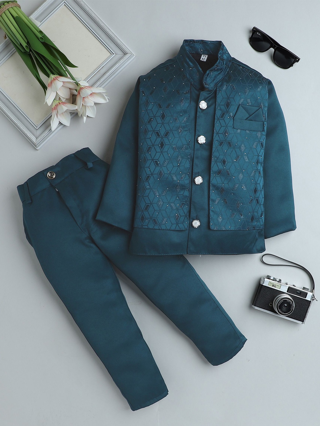 BAESD Boys Self Design Single-Breasted Mandarin Collar Double Vent 2-Piece Suit, Turquoise blue
BAESD Boys Self Design Single-Breasted Mandarin Collar Double Vent 2-Piece Suit, Turquoise blue