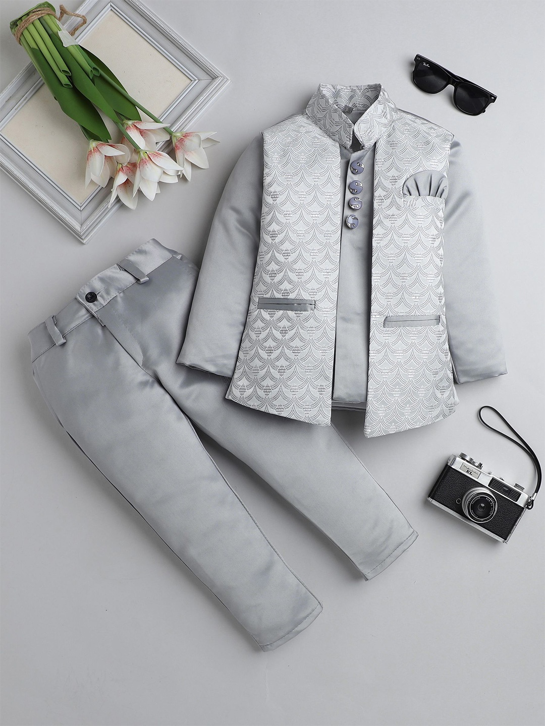 BAESD Boys Self Design Single-Breasted Mandarin Collar Double Vent 2-Piece Suit, Grey
BAESD Boys Self Design Single-Breasted Mandarin Collar Double Vent 2-Piece Suit, Grey