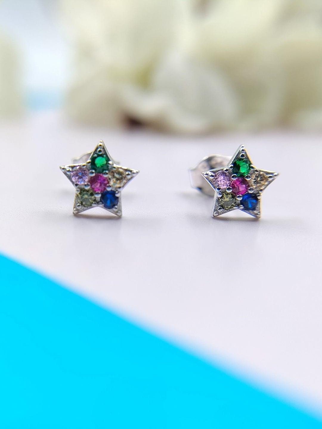 AMONROO Sterling Silver Rhodium-Plated Cubic Zirconia Stones Studded Star Shaped Studs
AMONROO Sterling Silver Rhodium-Plated Cubic Zirconia Stones Studded Star Shaped Studs