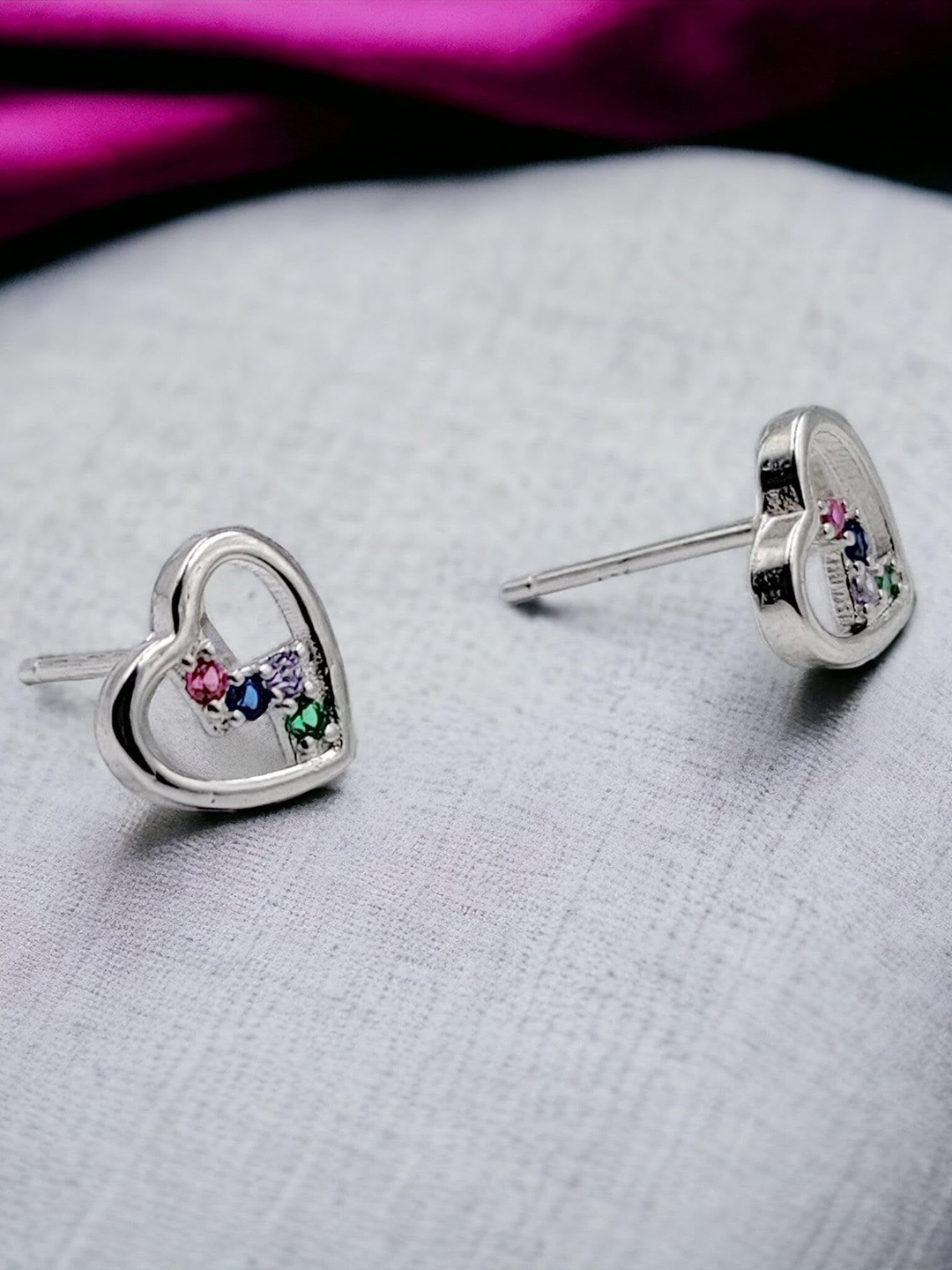 AMONROO 925 Sterling Silver Rhodium-Plated Cubic Zirconia Stones Studded Heart Studs
AMONROO 925 Sterling Silver Rhodium-Plated Cubic Zirconia Stones Studded Heart Studs