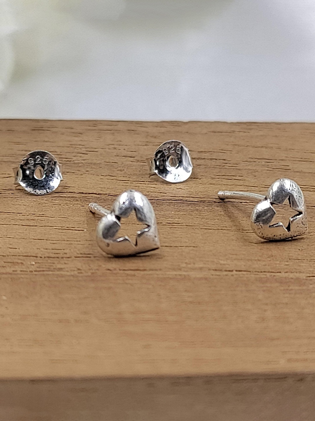 AMONROO 925 Sterling Silver Rhodium-Plated Cubic Zirconia Studded Heart Shaped Studs
AMONROO 925 Sterling Silver Rhodium-Plated Cubic Zirconia Studded Heart Shaped Studs