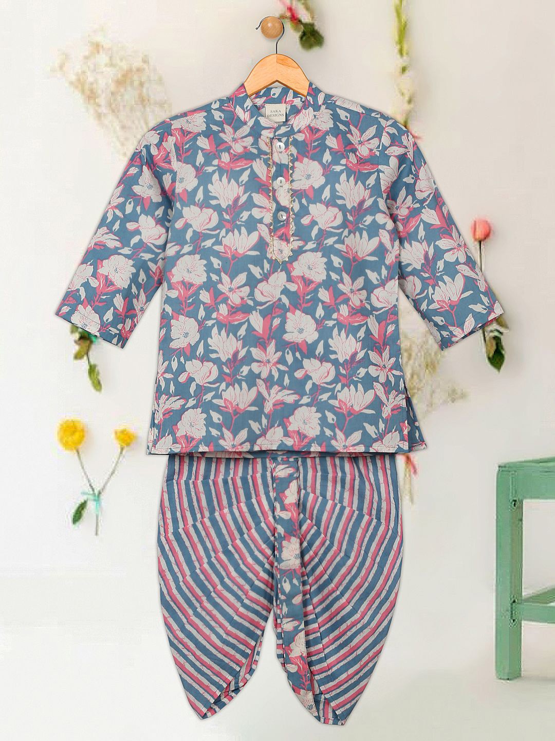 SAKA DESIGNS Boys Floral Printed Mandarin Collar Pure Cotton Straight Kurta & Dhoti Pants, Blue
SAKA DESIGNS Boys Floral Printed Mandarin Collar Pure Cotton Straight Kurta & Dhoti Pants, Blue