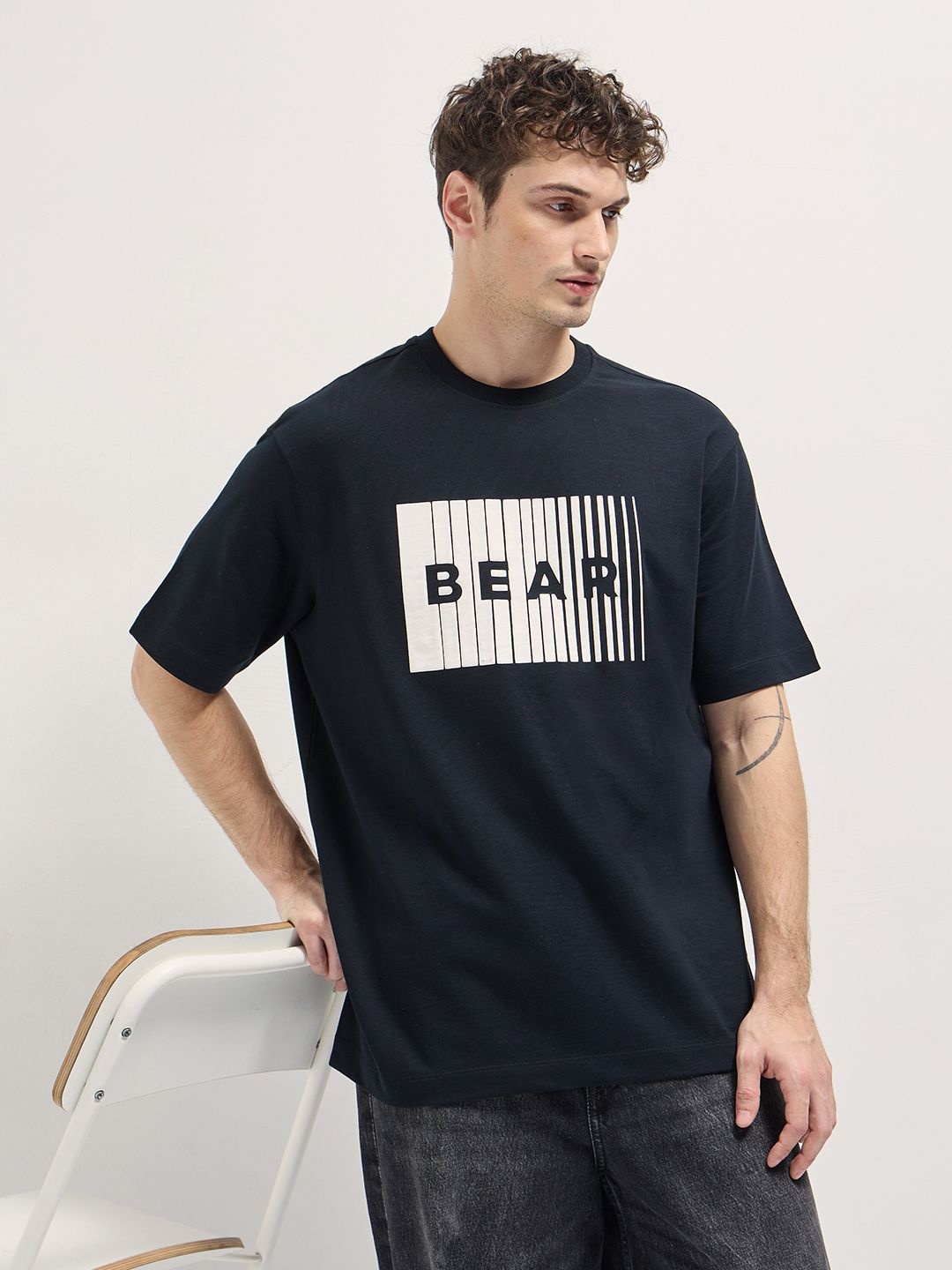 THE BEAR HOUSE Men Typography Printed Round Neck Cotton Oversized T-shirt, Navy blue
THE BEAR HOUSE Men Typography Printed Round Neck Cotton Oversized T-shirt, Navy blue