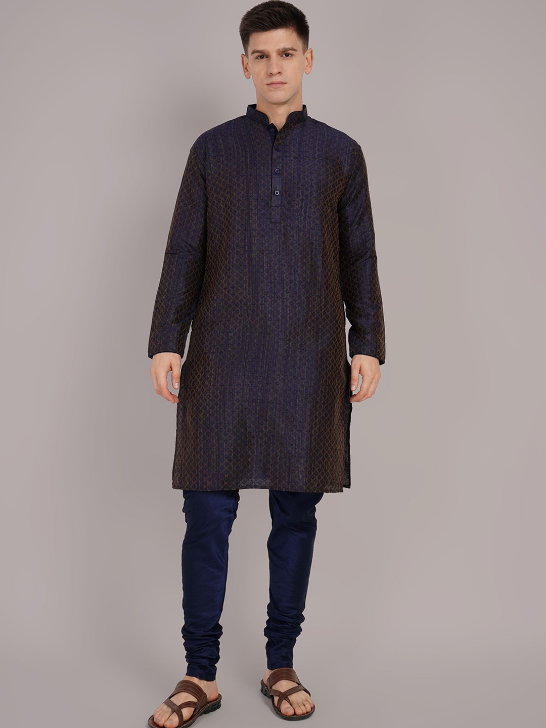 Larwa Ethnic Motifs Woven Design Mandarin Collar Jacquard Weave Kurta With Pyjamas, Navy blue
Larwa Ethnic Motifs Woven Design Mandarin Collar Jacquard Weave Kurta With Pyjamas, Navy blue