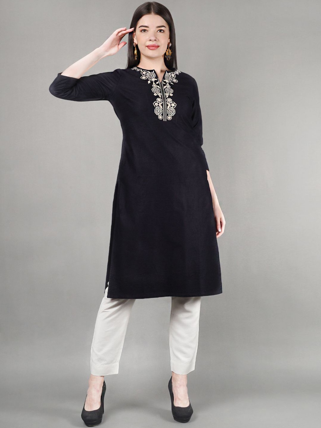 BARARA ETHNIC Floral Embroidered Thread Work Notch Neck Straight Kurta, Black
BARARA ETHNIC Floral Embroidered Thread Work Notch Neck Straight Kurta, Black