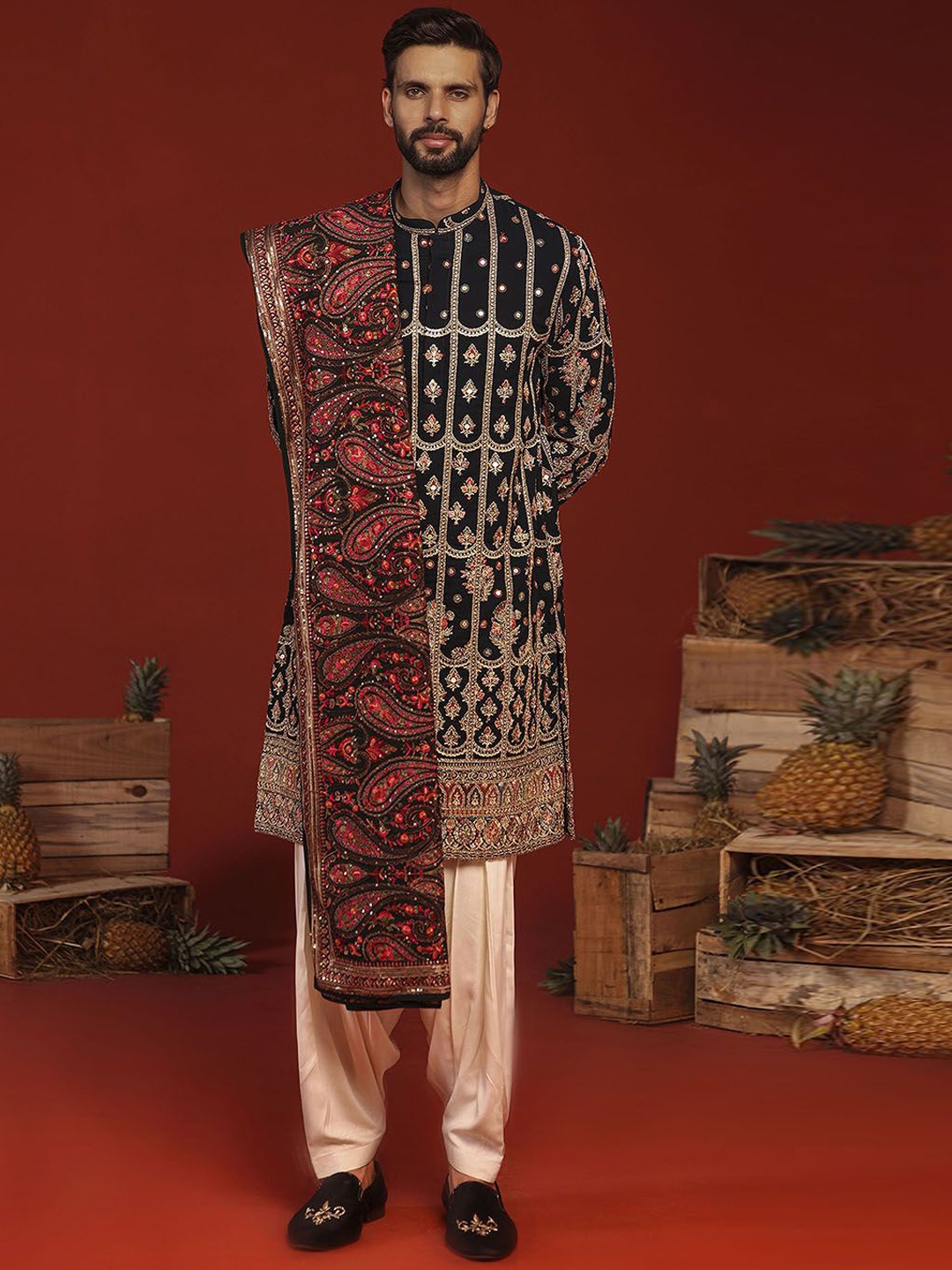 KALPRAAG Floral Embroidered Georgette Straight Kurta With Patiala & Dupatta, Blue
KALPRAAG Floral Embroidered Georgette Straight Kurta With Patiala & Dupatta, Blue