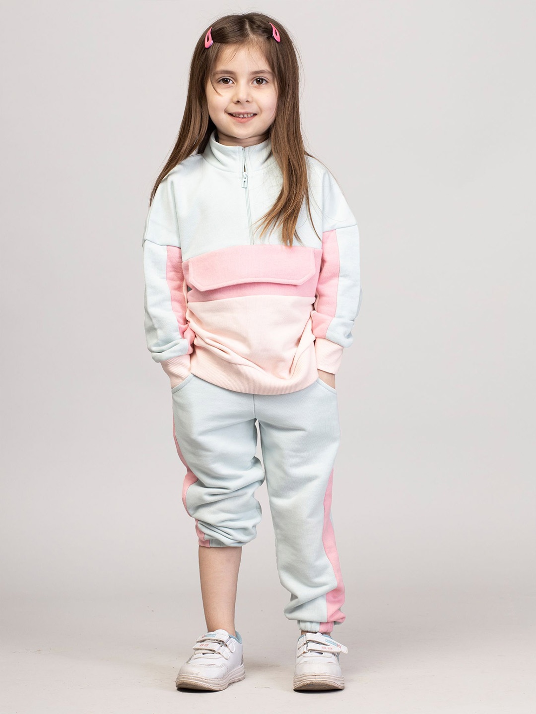 Nimble Girls Colourblocked Mock Collar Long Sleeves Sweatshirt With Jogger, Pink
Nimble Girls Colourblocked Mock Collar Long Sleeves Sweatshirt With Jogger, Pink