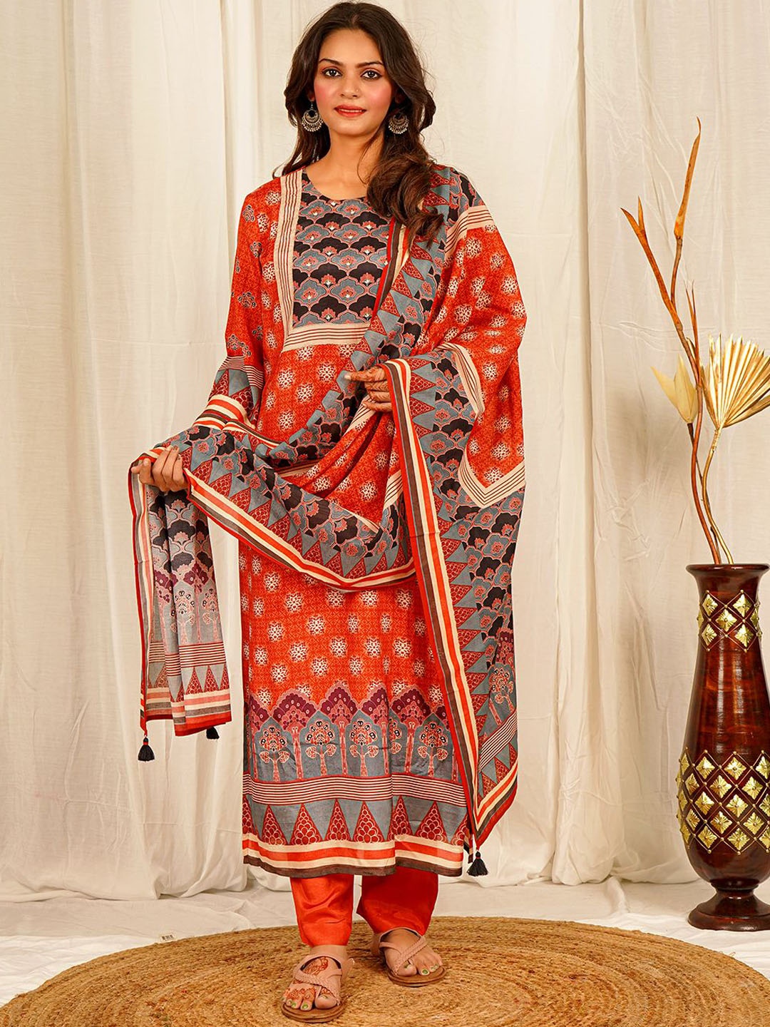 EARTH O FAB Ethnic Motifs Printed Round Neck Straight Kurta With Trousers And Dupatta, Red
EARTH O FAB Ethnic Motifs Printed Round Neck Straight Kurta With Trousers And Dupatta, Red