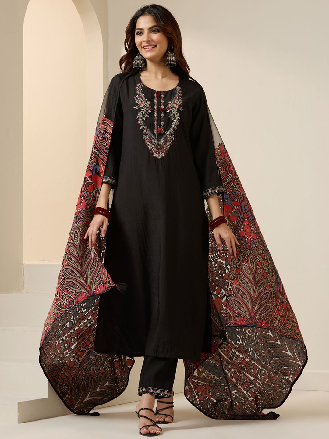 Ishin Floral Embroidered Thread Work Round Neck Straight Kurta with Trousers & Dupatta, Black
Ishin Floral Embroidered Thread Work Round Neck Straight Kurta with Trousers & Dupatta, Black