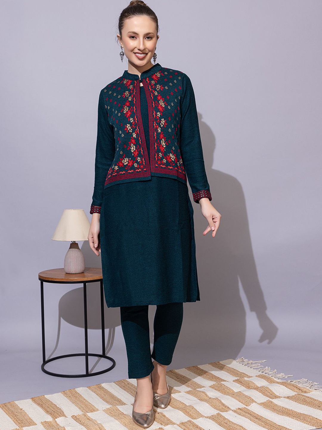 KEIKO Ethnic Motifs Printed Mandarin Collar Straight Kurta with Trousers, Green
KEIKO Ethnic Motifs Printed Mandarin Collar Straight Kurta with Trousers, Green