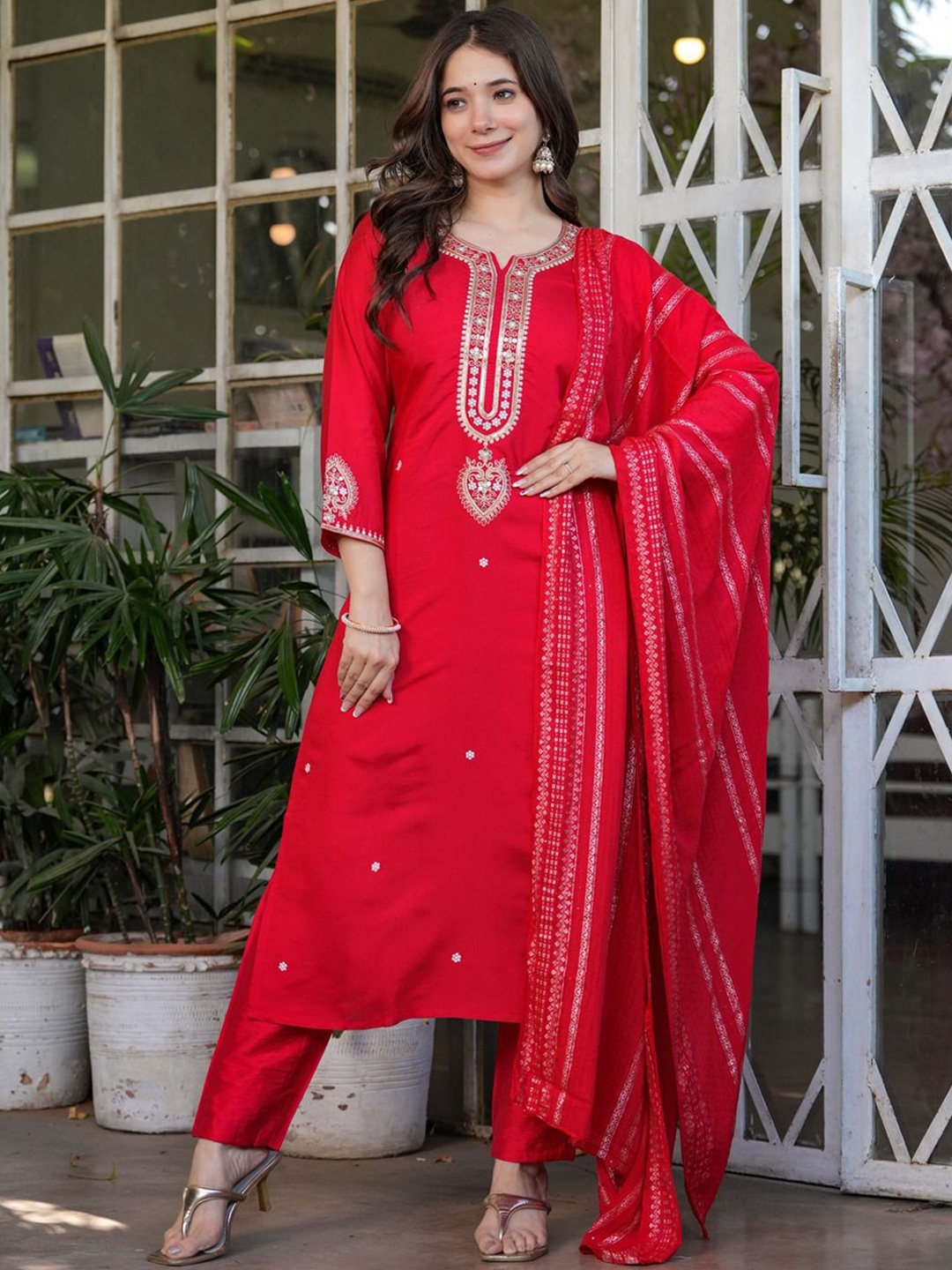 Shatanuvart Export Embroidered Notch Neck Chanderi Straight Kurta With Trouser & Dupatta, Red
Shatanuvart Export Embroidered Notch Neck Chanderi Straight Kurta With Trouser & Dupatta, Red
