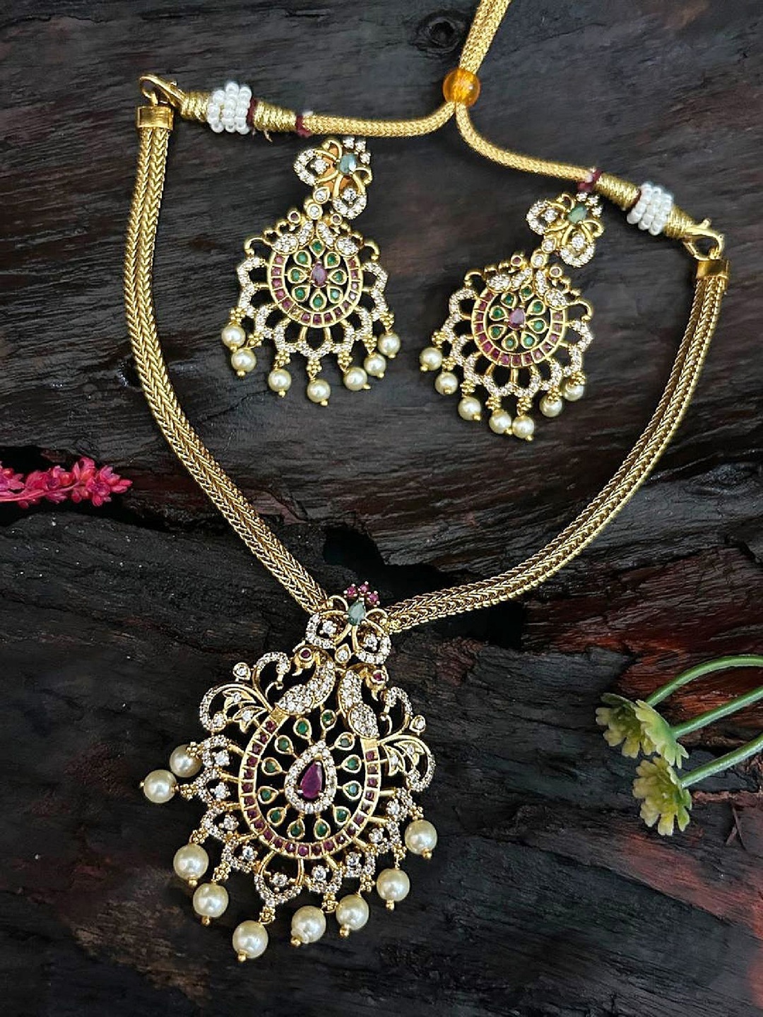 GRIIHAM Premium Sayara Gold-Plated Cubic Zirconia-Studded & Beaded Jewellery Set
GRIIHAM Premium Sayara Gold-Plated Cubic Zirconia-Studded & Beaded Jewellery Set