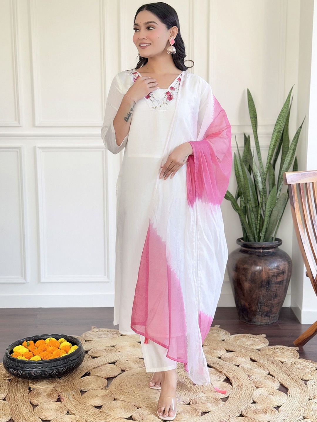 KALINI Floral Embroidered Chanderi Silk V-Neck Straight Kurta With Trousers And Dupatta, White
KALINI Floral Embroidered Chanderi Silk V-Neck Straight Kurta With Trousers And Dupatta, White