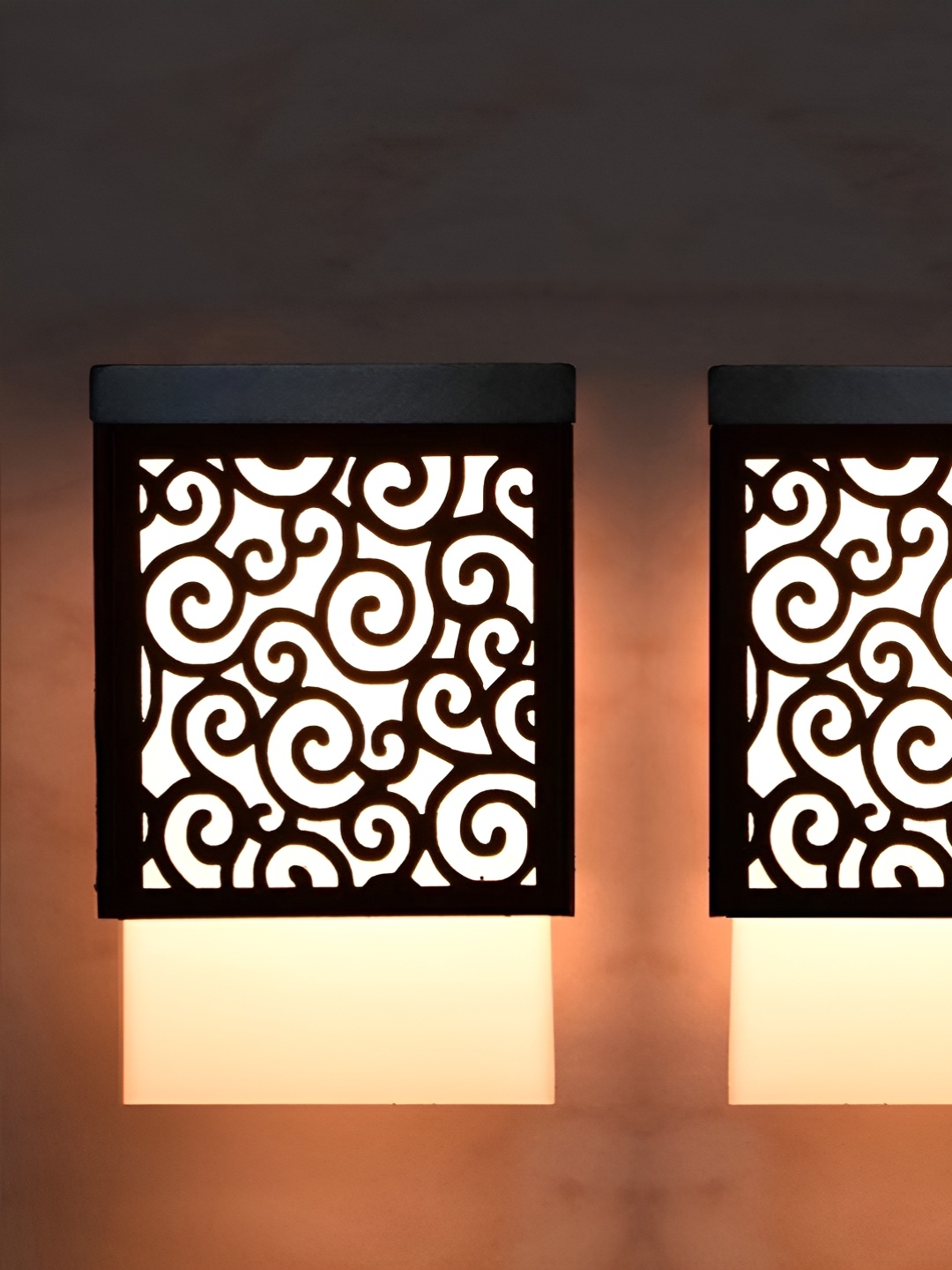 Gojeeva Zup Black and White 2 Pieces Textured Contemporary Wooden Square Shaped Wall Lamps
Gojeeva Zup Black and White 2 Pieces Textured Contemporary Wooden Square Shaped Wall Lamps