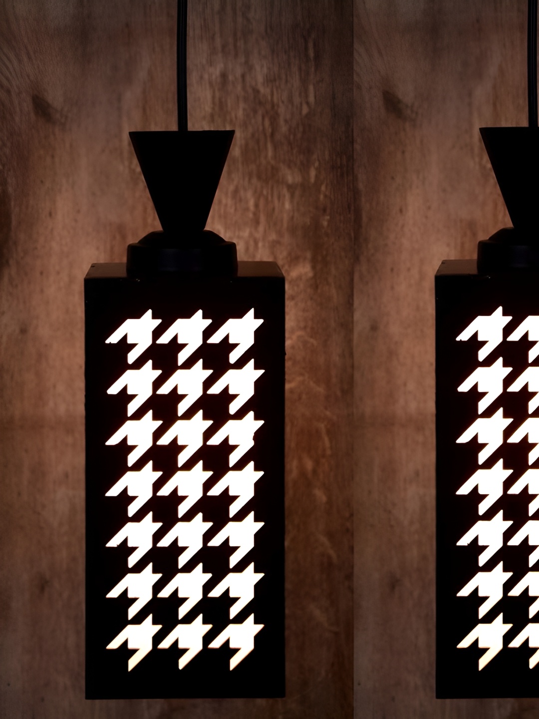 Gojeeva Black and White 2 Pieces Wooden Textured Contemporary Square Shaped Wall Lamps
Gojeeva Black and White 2 Pieces Wooden Textured Contemporary Square Shaped Wall Lamps