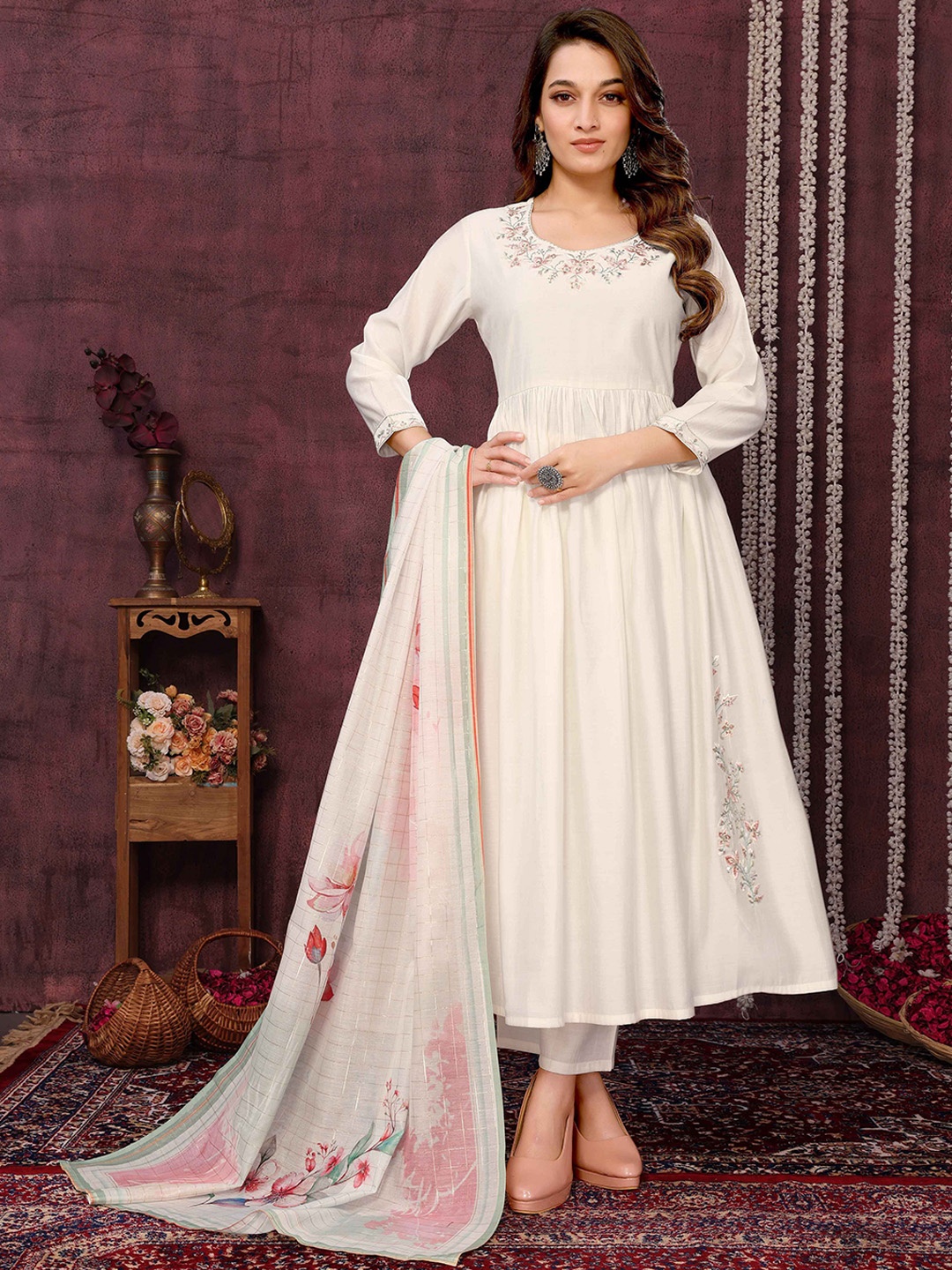 Krimmple Sequinned Embellished Thread Work Anarkali Kurta With Trousers And Dupatta, Off white
Krimmple Sequinned Embellished Thread Work Anarkali Kurta With Trousers And Dupatta, Off white