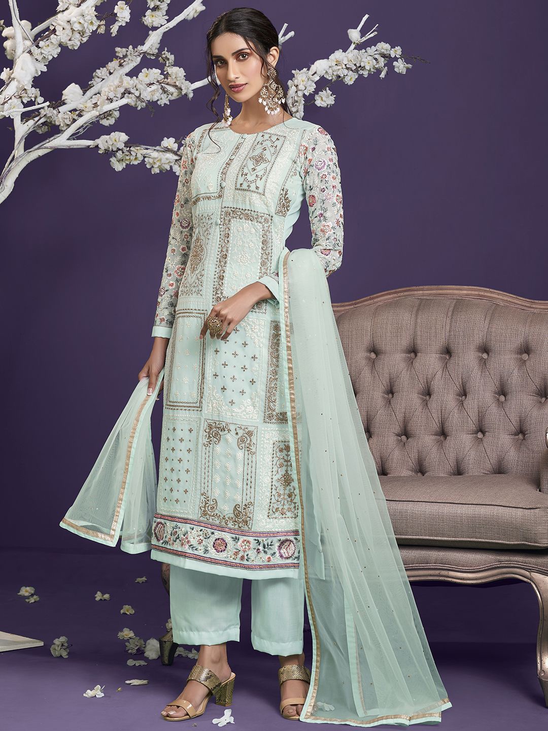 ALIZEH Floral Embroidered Heavy Sleeves Kurta With Trousers And Dupatta, Sea green
ALIZEH Floral Embroidered Heavy Sleeves Kurta With Trousers And Dupatta, Sea green