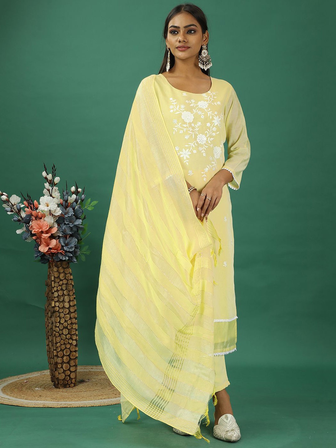 Ethnovog Floral Embroidered Thread Work Straight Kurta With Trousers And Dupatta, Yellow
Ethnovog Floral Embroidered Thread Work Straight Kurta With Trousers And Dupatta, Yellow