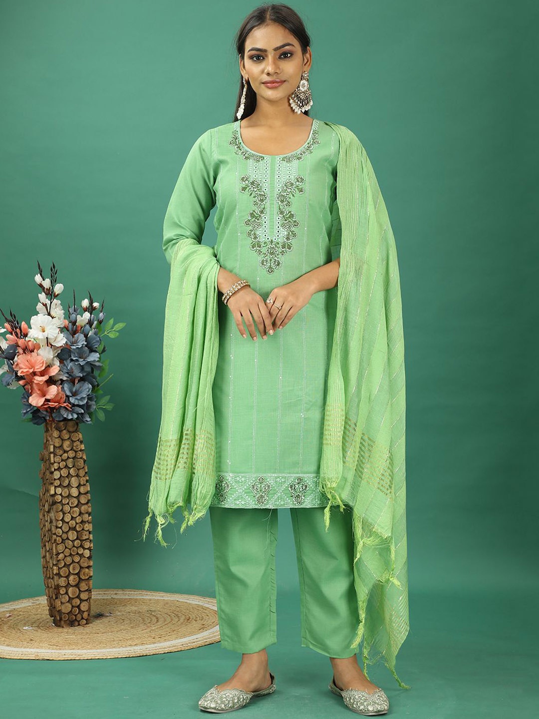 Ethnovog Floral Embroidered Thread Work Straight Kurta With Trousers And Dupatta, Green
Ethnovog Floral Embroidered Thread Work Straight Kurta With Trousers And Dupatta, Green